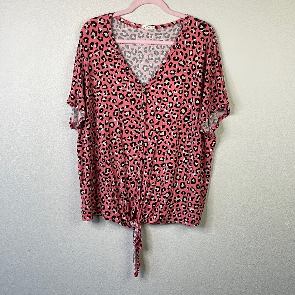 E.luna peach and coral leopard print tie button up shirt size 1X